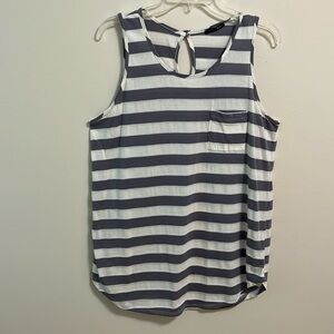 Sleeveless knit tank top woman’s size XL Gray white striped popover breezy